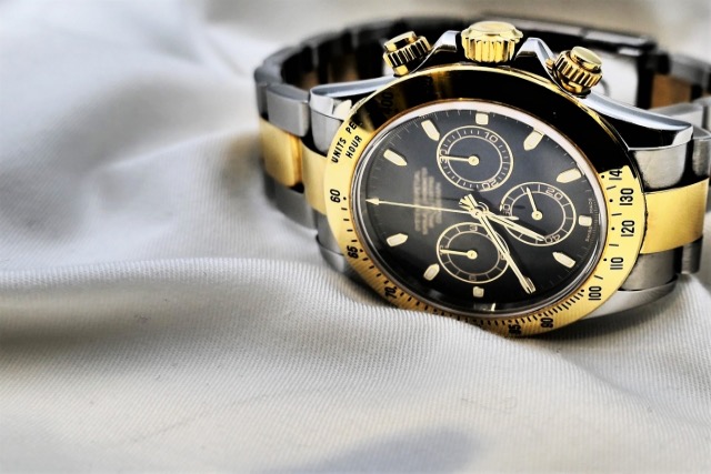 時計の捨て方は種類ごとに違う？処分の注意点や売却の方法を解説